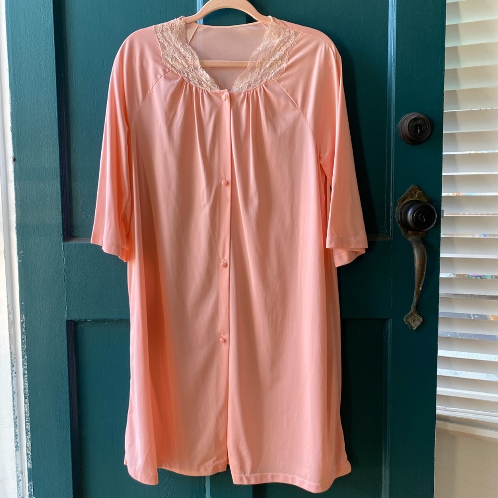 vintage nightgown with lace collar🌸